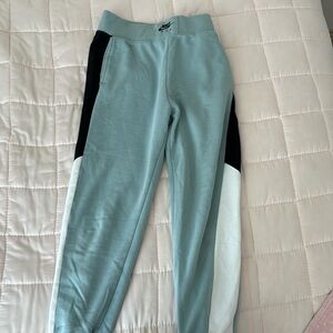 Medium Nike sweats